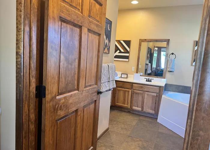 Cozy Retreat Pond, Meadow & Mountain Views * Greer