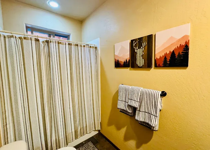 Cozy Retreat Pond, Meadow & Mountain Views Holiday home Greer