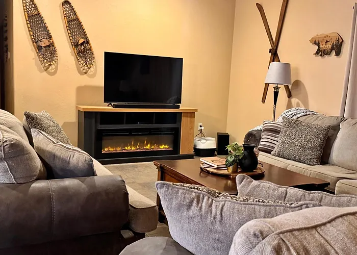 Cozy Retreat Pond, Meadow & Mountain Views Holiday home