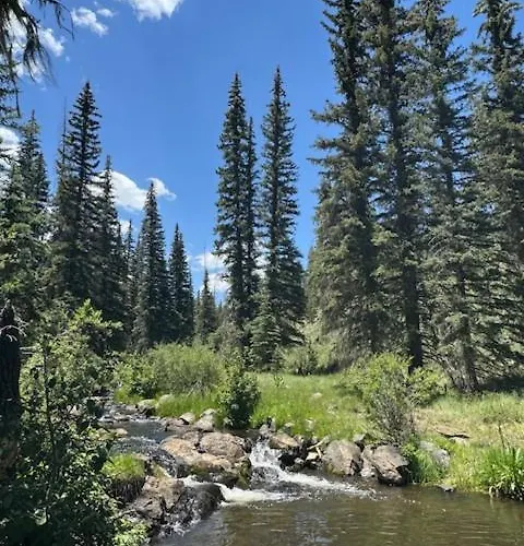 Cozy Retreat Pond, Meadow & Mountain Views Holiday home